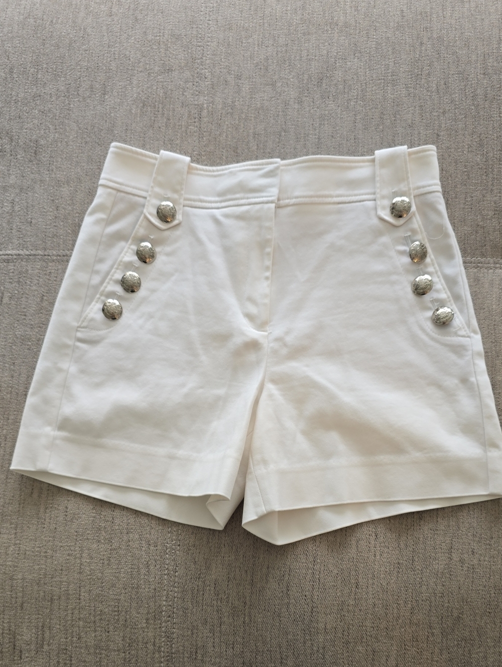 White House Black Market Classic 5” Sailor Button Short White Size 4